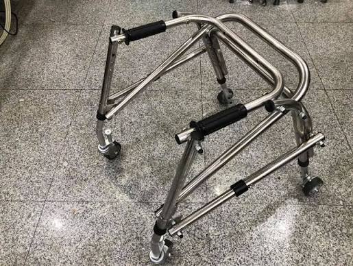 租姿勢控制型助行器