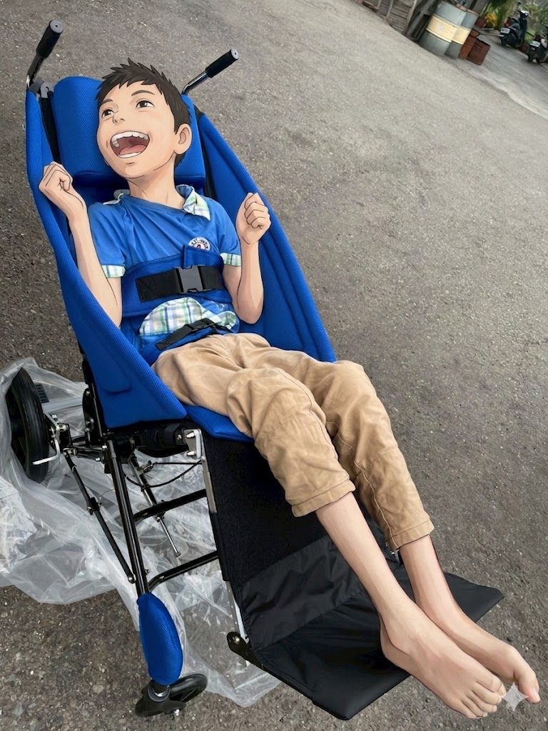 兒童擺位推車到府專業調整服務-傳愛輔具-RV5擺位型推車實例