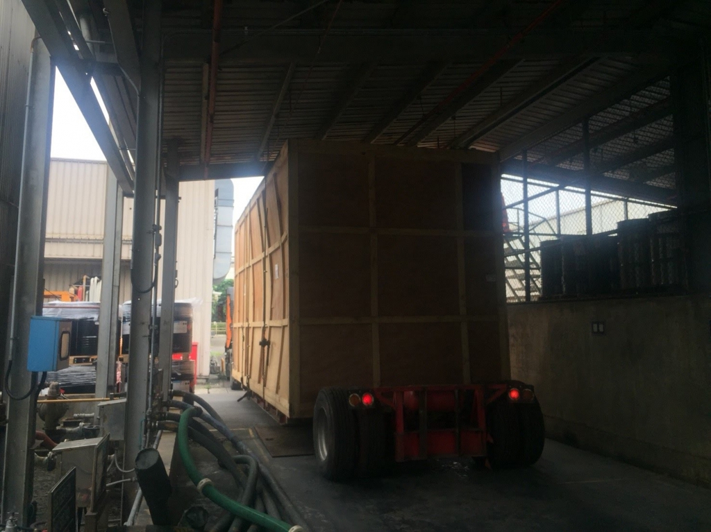 觀音德連新加坡設備進口拖櫃卸貨